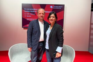 Bild für گفتوگو با نسترن مکارمی، نویسنده ایرانی، در نمایشگاه کتاب فرانکفورت