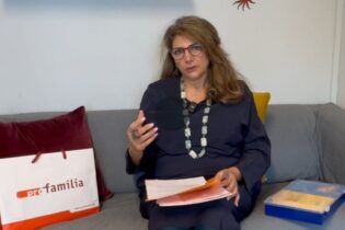 Bild für مصاحبه با شیدا سیف یک تن از مشاوران پرو فامیلی در فرانکفورت