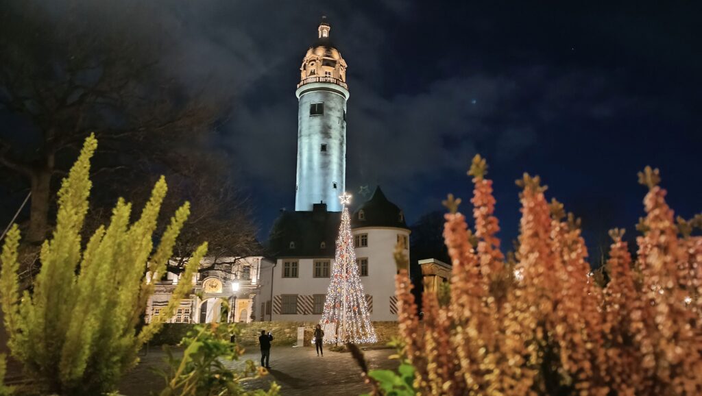 محله فراتر از یک آدرس