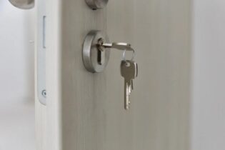 Bild für المحكمة الاتحادية تنصف سيدة تعرضت للتمييز العنصري أثناء بحثها عن سكن